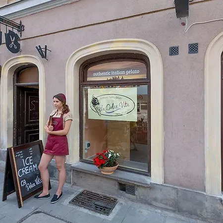 P&o Old Town Apartman *