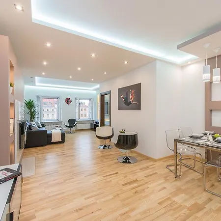 P&o Old Town Apartman *