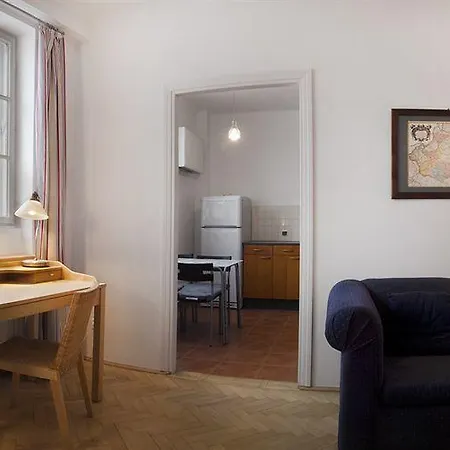 P&o Old Town Apartman