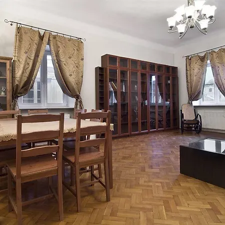 P&o Old Town * ורשה