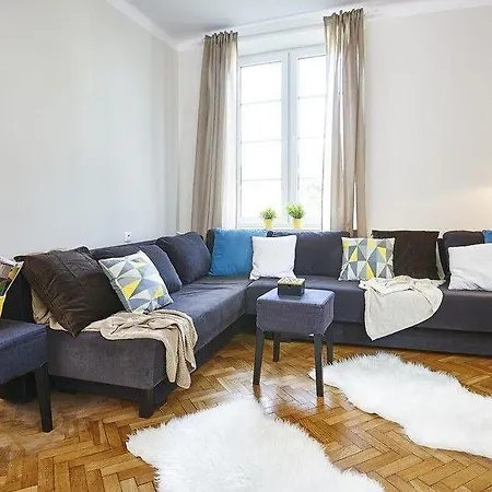 P&o Old Town * ורשה