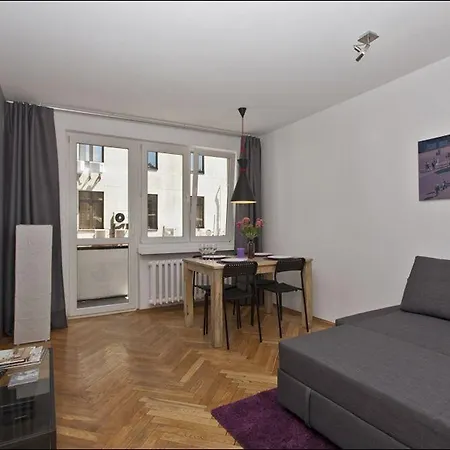 P&o Old Town Апартаменты