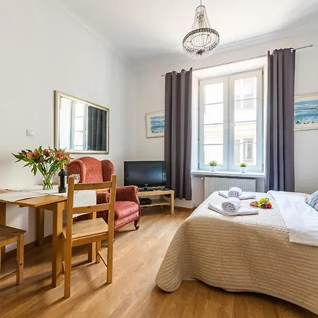 P&o Old Town דירה